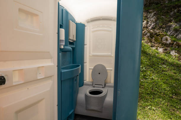 Porta potty delivery and setup in Byers, CO